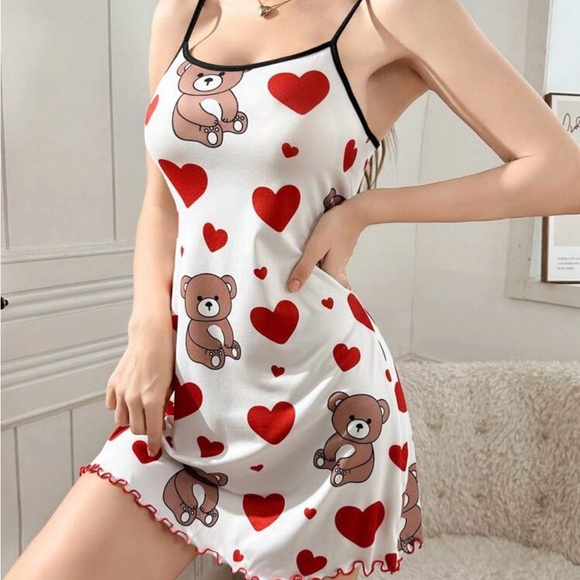 🆕Women's Spaghetti Straps Bear Heart Print Camisole Nightgown, Casual For Daily - Picture 2 of 5